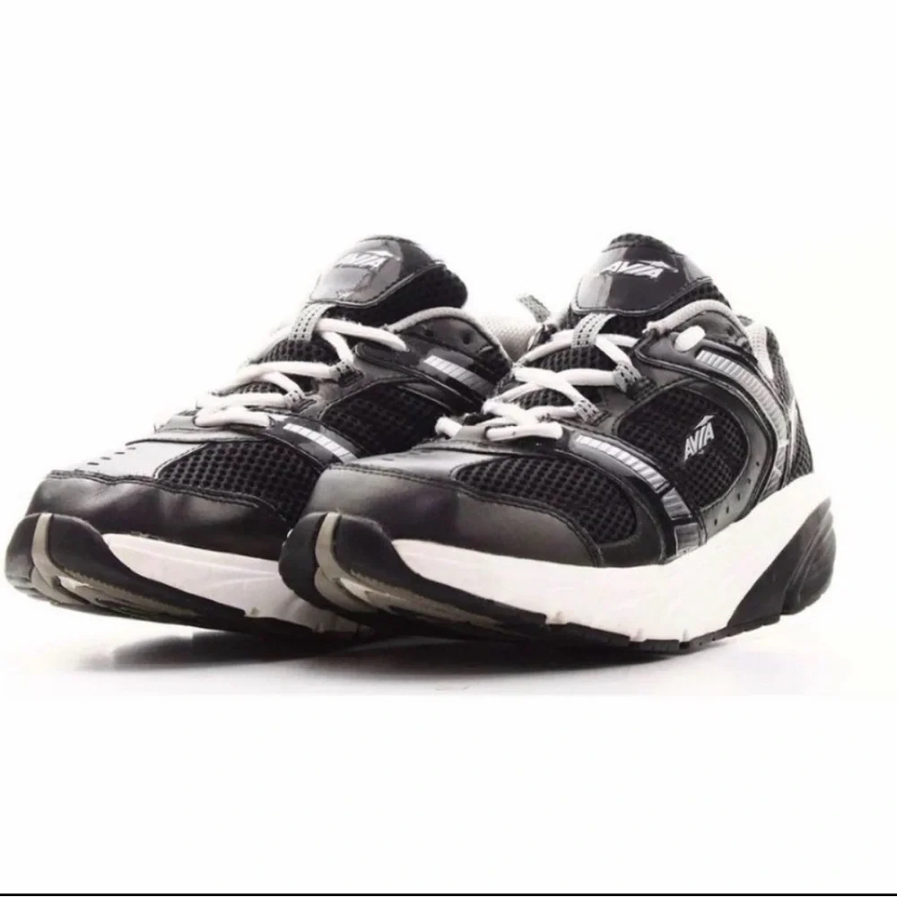 NWOT Avia Black and White Avi-Motion Archrocker Sneaker Sz 8